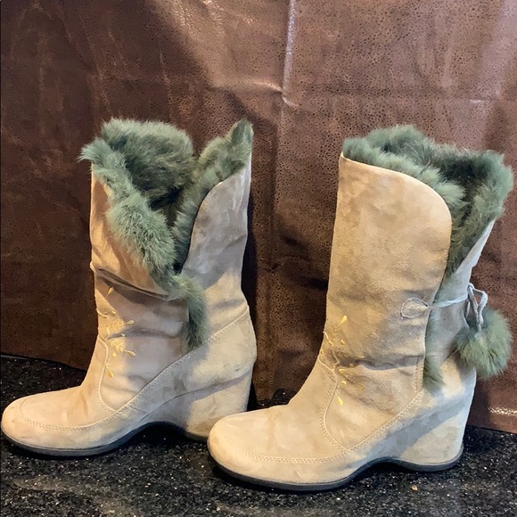 Fur lined wedge boot. - Picture 5 of 7